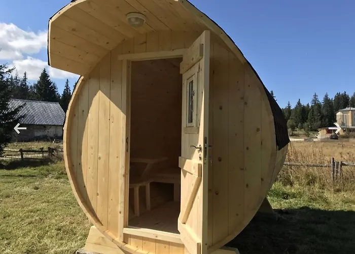 Hotel еко орловецъ 3*